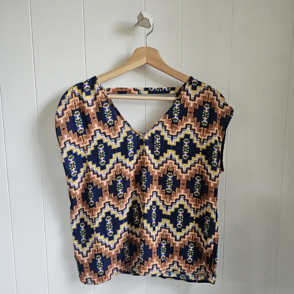 ☆ FINN & GRACE Geometric Top